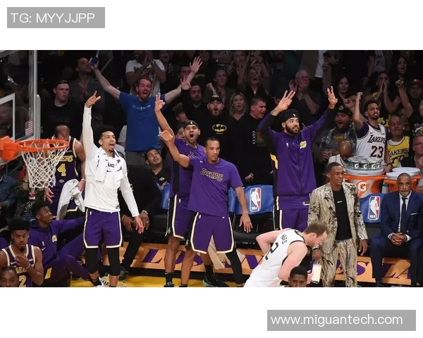 湖人快船对决历史战绩回顾与分析揭示两队竞争的演变与未来走势 湖人快船对决历史战绩回顾与分析揭示两队竞争的演变与未来走势