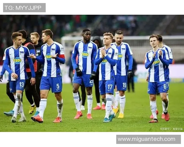 加的夫城与雷丁的激烈对决展现英冠联赛的精彩与悬念